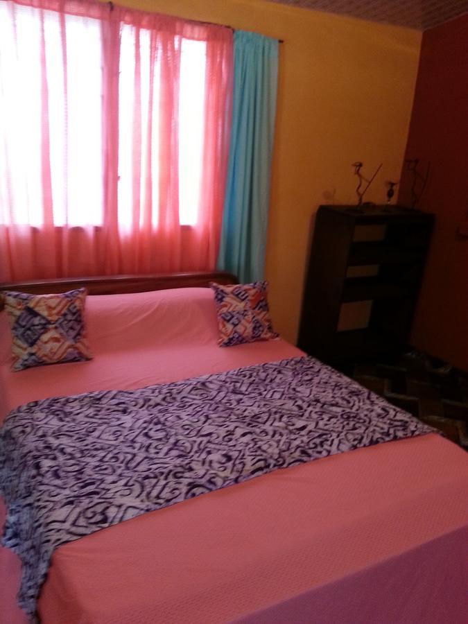 Golden Lilies Hotel Kokrobite Exterior photo