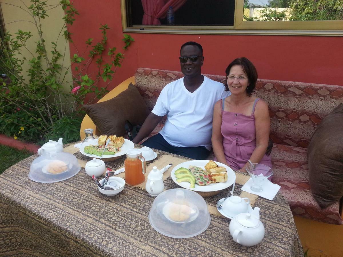 Golden Lilies Hotel Kokrobite Exterior photo